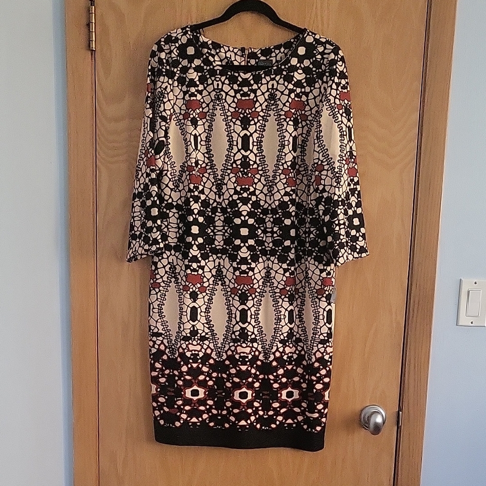 Chic Black and Red Geometric Dress